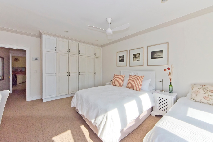 3 Bedroom Property for Sale in Leisure Isle Western Cape